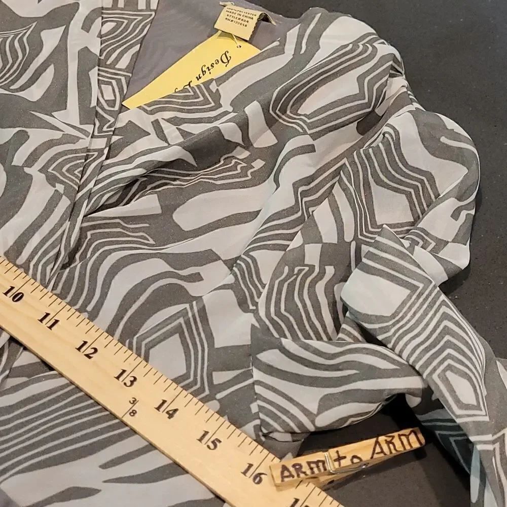 Design Loft sz S pullover poly top - Picture 7 of 11